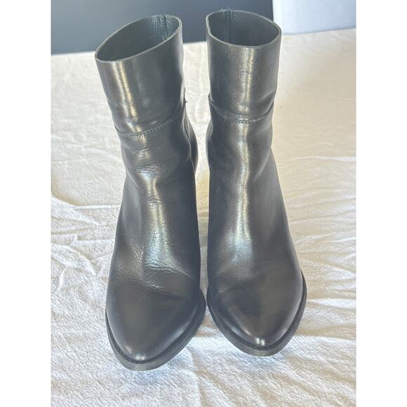 Schutz Women’s Black Leather Ankle Boots Block Heel Pointed Toe Size 7 - Picture 1 of 6